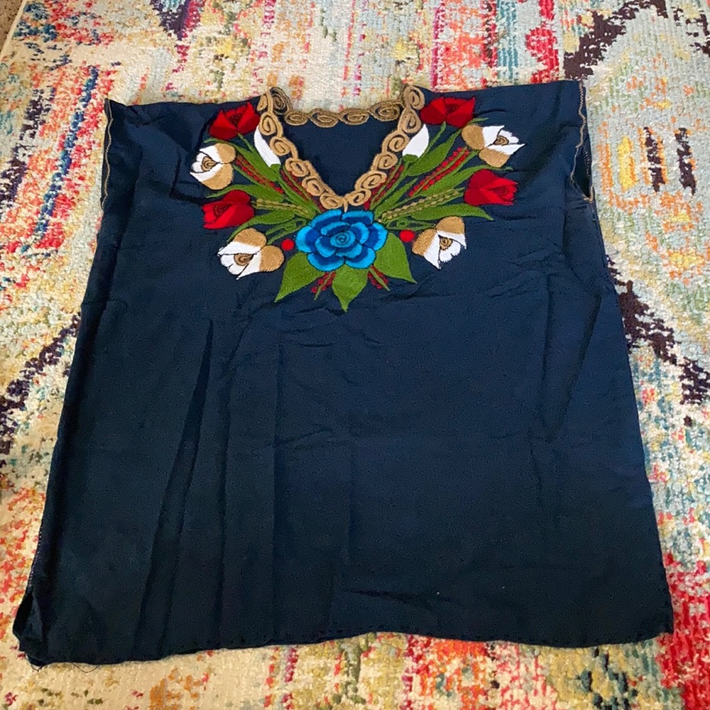 Sleeveless embroidered top